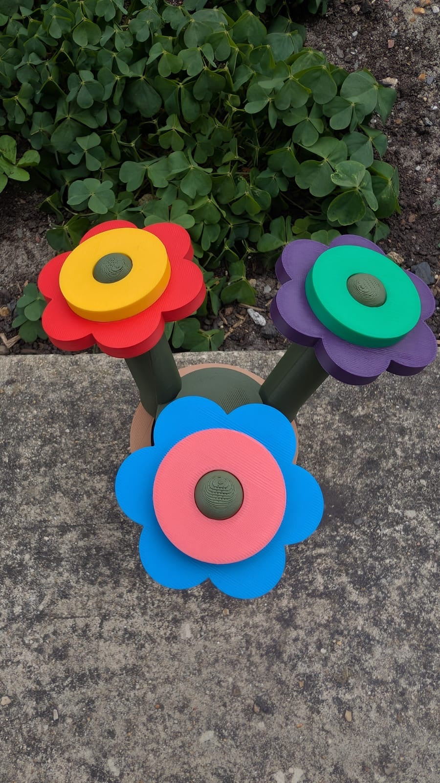 Lego-inspired 3D-printed flower display - Take That tour